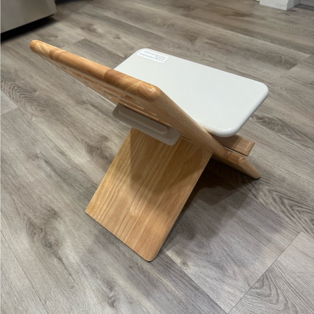 Footsi Grow by Nibble and Rest - Adjustable Wooden Footrest for kids - Picture 6 of 7
